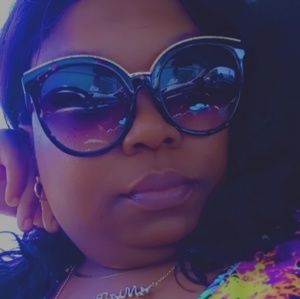 Meet your Posher, Sheena